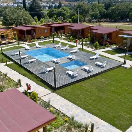 Refreshing Tiny House With Shared Pool And Balcony In Bodrum Casa de Férias